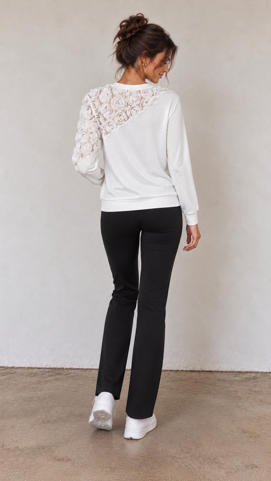 Haut semi dentelle